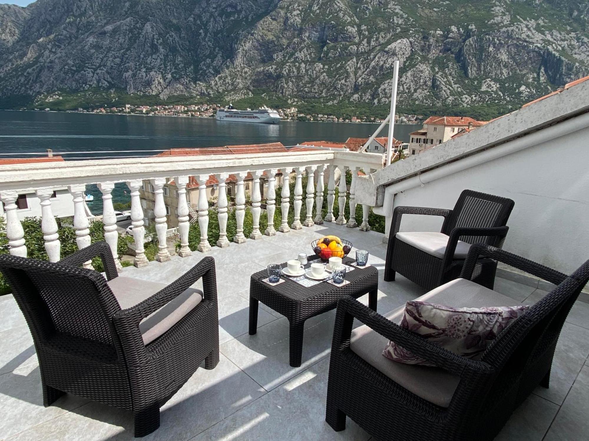 Lux Boka Sea View Apartment Kotor Ngoại thất bức ảnh